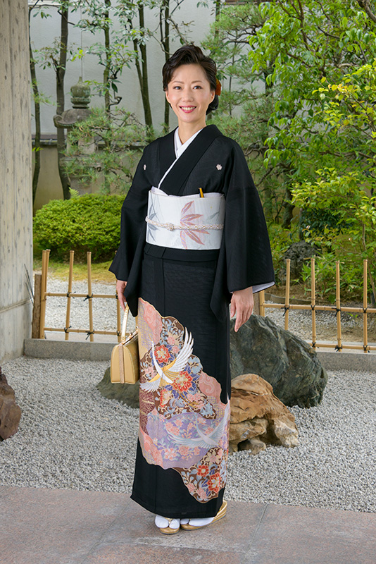 629 絽 黒留袖 着物 菊 モダン アンティーク レトロ 正絹 夏着物 夏 夏用(絽)黒留袖 | 京都 KIMONO STYLE