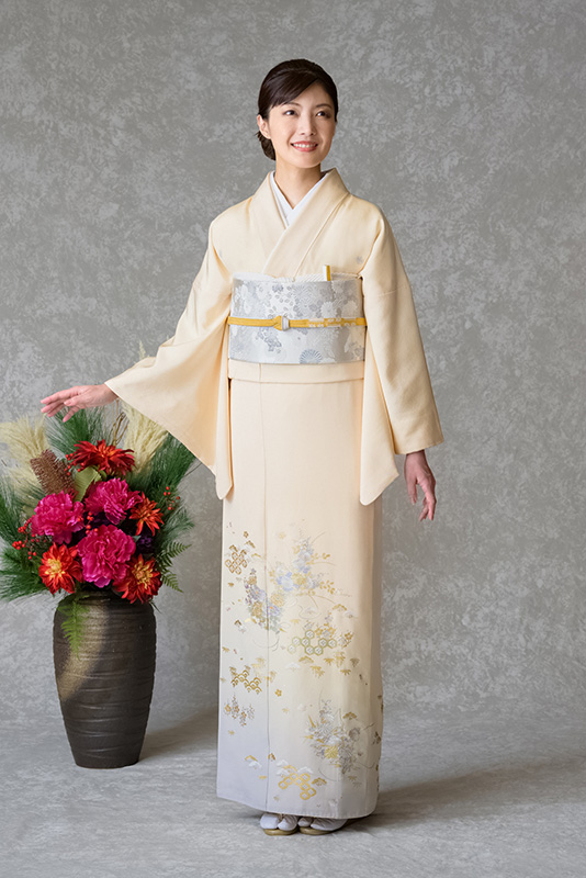 色留袖レンタル フルセット クリーム 菊 牡丹（五つ紋）｜京都 KIMONO