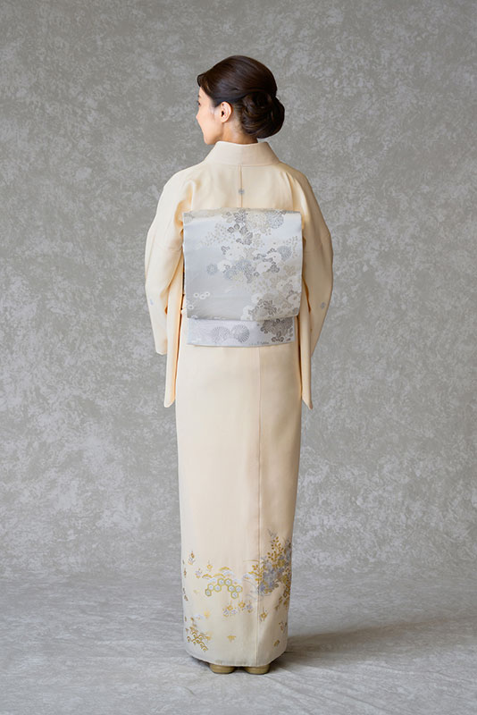 アンティーク色留袖　アールヌーボー スズラン　洋菊 色留袖レンタル フルセット クリーム 菊 牡丹（五つ紋）｜京都 KIMONO