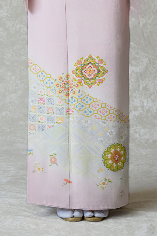新品　ほんのり和桜色の品格溢れる色留袖 　　　7点セット 桜】振袖・青色絞り牡丹 No.F01 / 縁 -enishi-