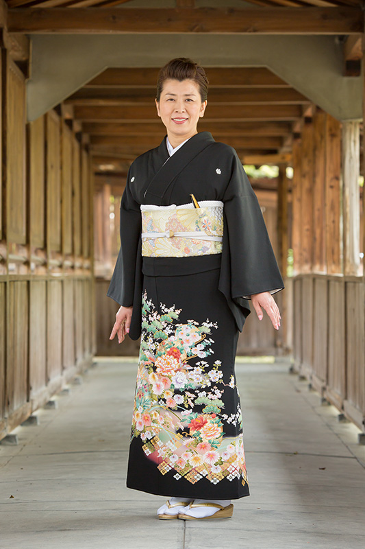 黒留袖 しつけ糸付き D470＋ D473 黒留袖 さが美 金彩 正絹着物